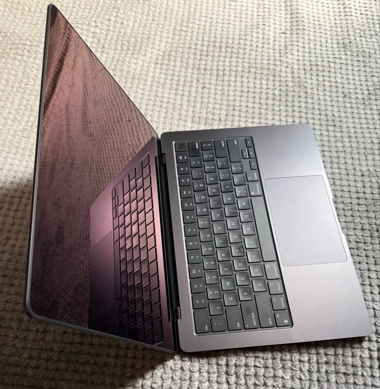 MacBook Pro M3, Preto-espacial, 512Gb/18Gb - Notebooks - Santo