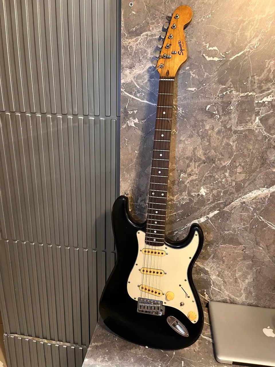 Guitarra Squier  - Foto 3