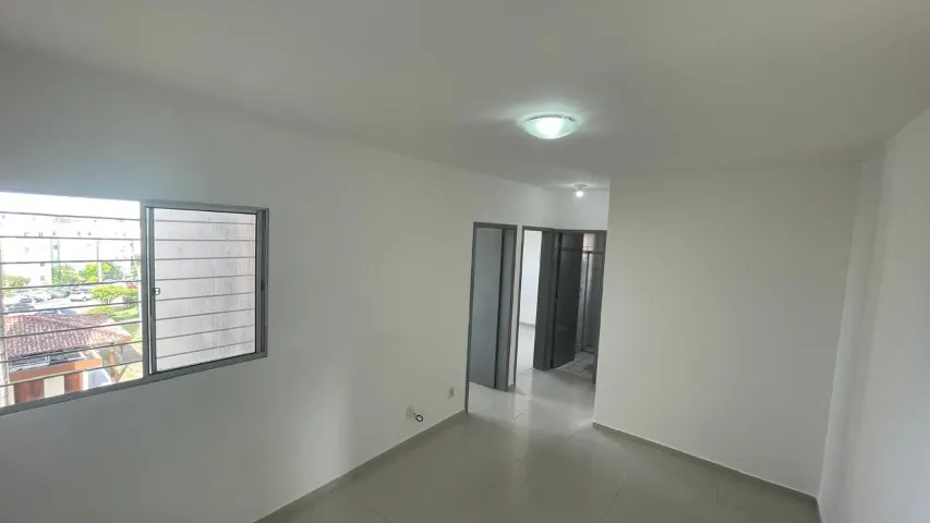 Alugo apartamento no condomínio Parque Petropólis 2.