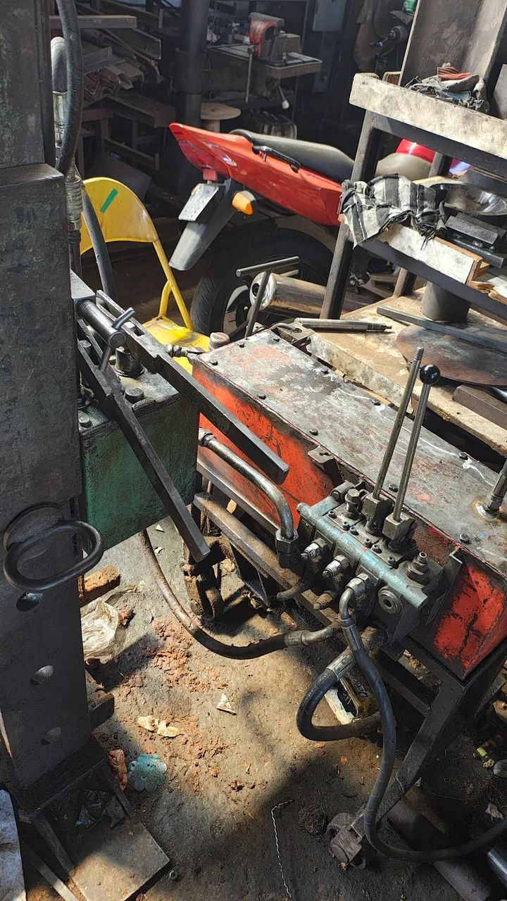 Prensa hidráulica, automática e manual 100 Toneladas  - Foto 3