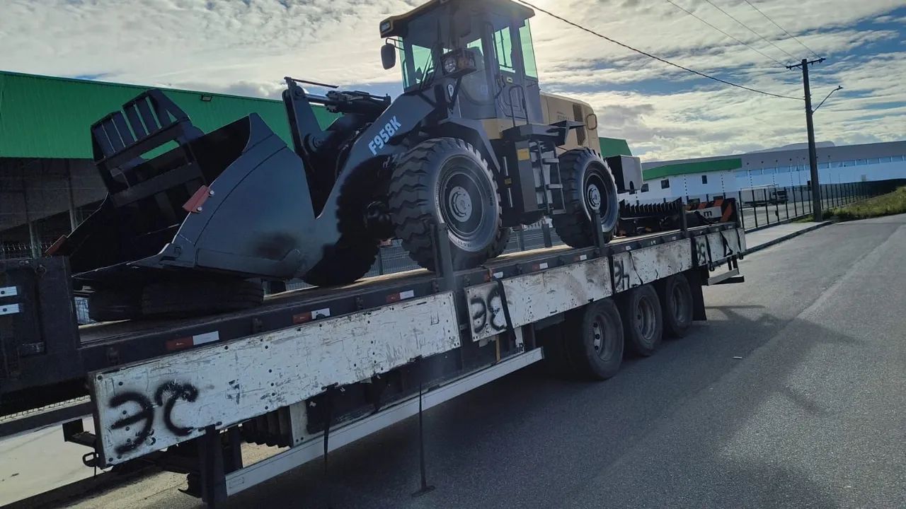 Horas de pa carregadeira 450,00 - Foto 2