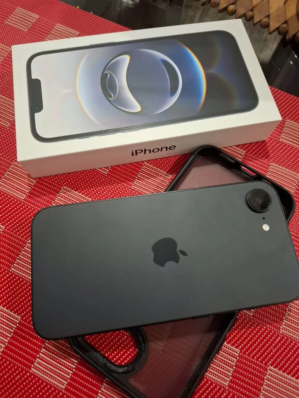 iPhone 16e
