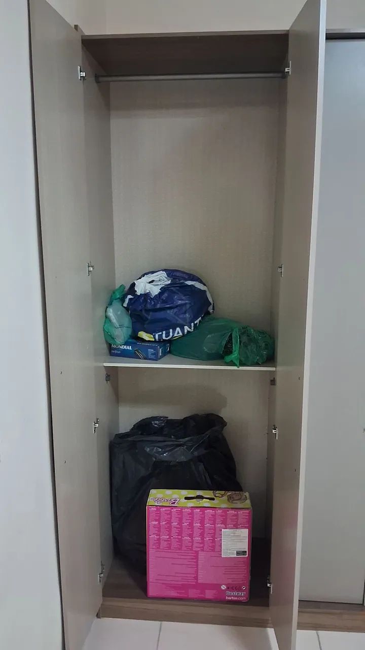 Guarda roupas grande de mdf e 6 portas lindo - Foto 2