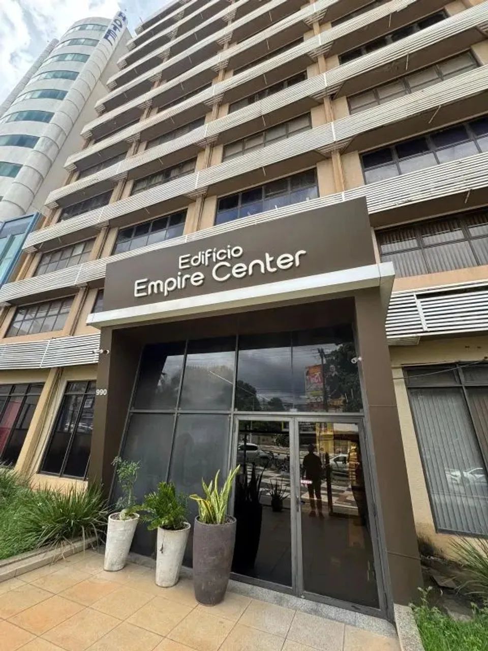 Sala comercial para locação na Av. do CPA