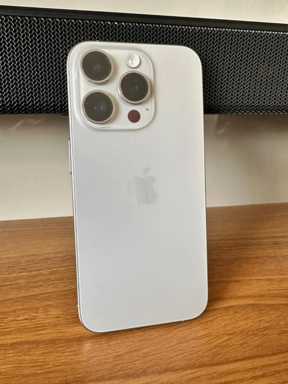 iPhone 15 Pro Max 256GB Cor Titanium Natural 88% saúde Com caixa