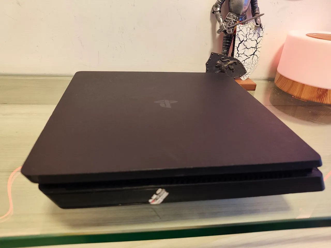 Super oferta!!!!!! Ps4 super conservado com 2 controles  - Foto 2