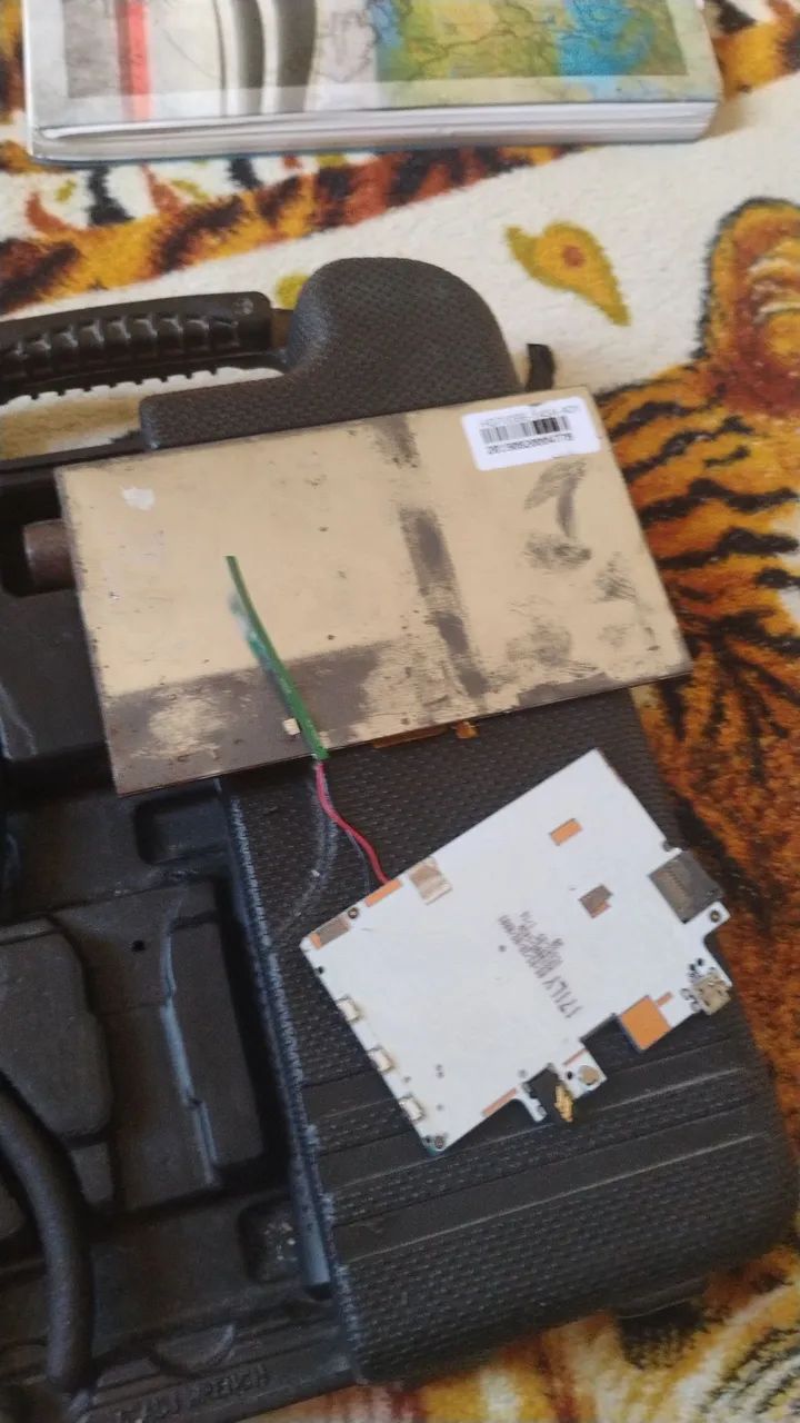 VENDO PLACA MÃE DE TABLET DA MARCA How E TELA JUNTO - Foto 2
