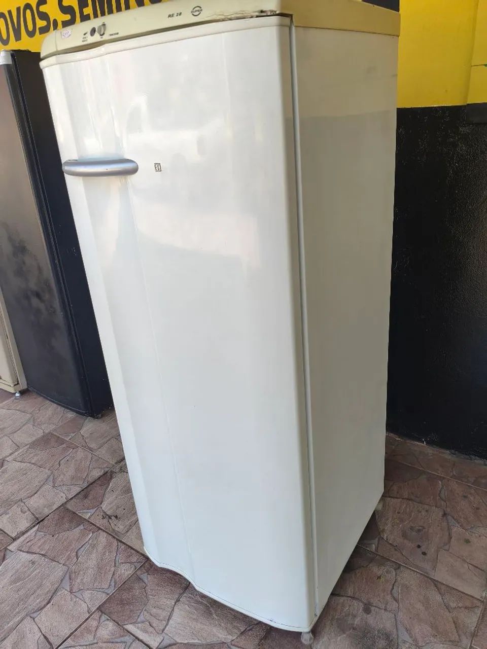 Geladeira Electrolux 300 litros  - Foto 3