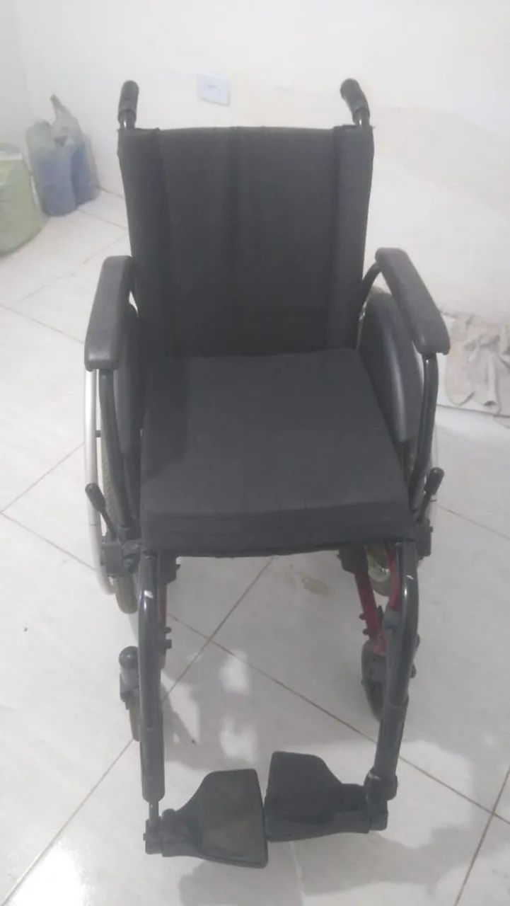 Cadeira de rodas - Foto 3