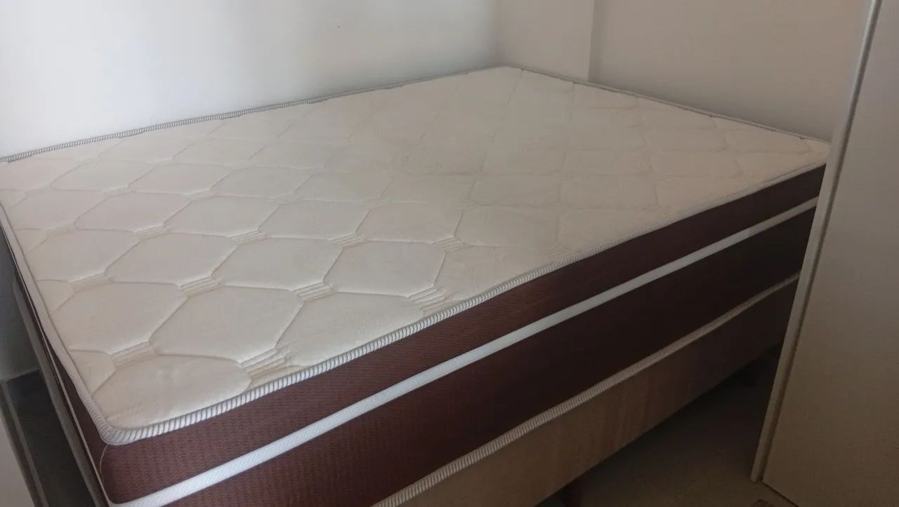 *CAMA BOX CASAL SIMPLESMENTE NOVA*