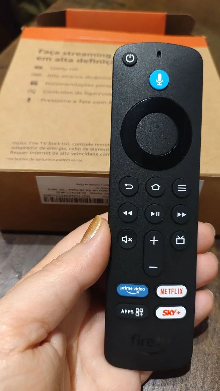 Fire TV Stick HD 8GB Amazon com Alexa | Smart TV | Streaming - Foto 4
