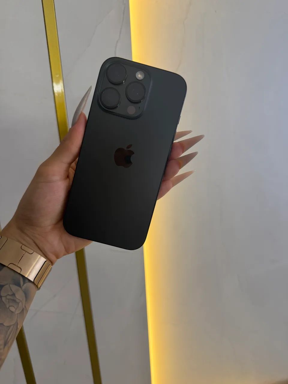 iPhone 16 Pro Titânio Preto  - Foto 3