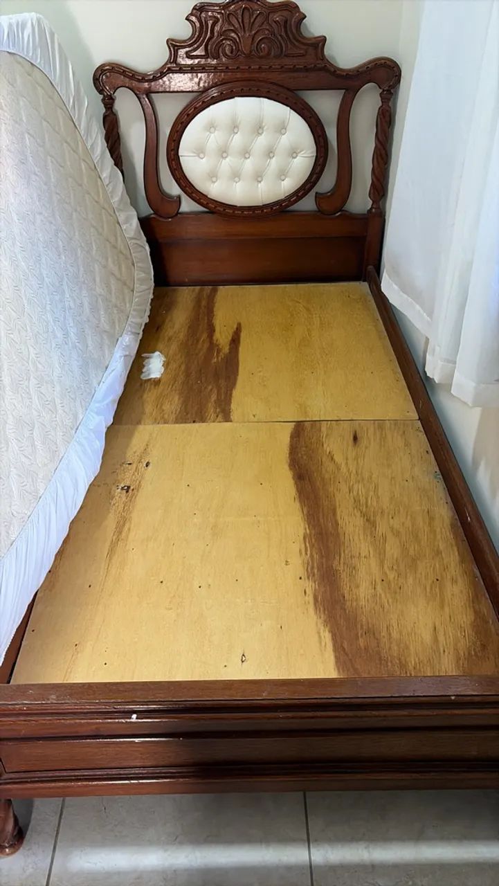Cama de Solteiro Colonial em Madeira Maciça - Clássica e Muito Conservada - Foto 3