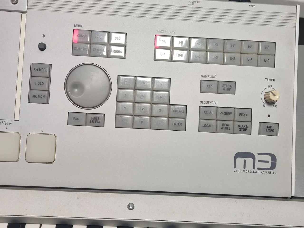 TECLADO KORG M3 73  - Foto 4