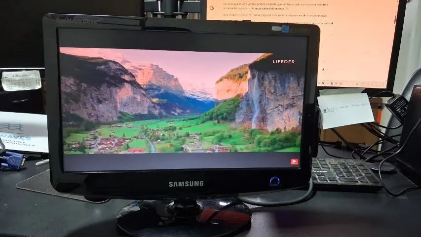 Monitor Samsung SyncMaster 632NW Plus - Painel LCD TFT de 15,6 polegadas com cabos