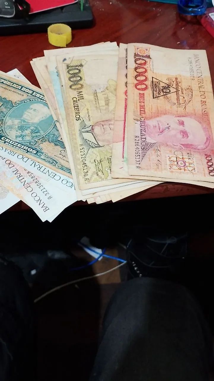 Notas e moedas Antigas Lote - Foto 3