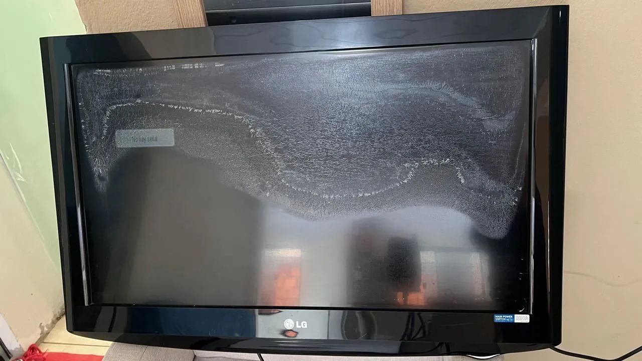VENDE TELEVISÃO 36 POLEGAS LG - Foto 2