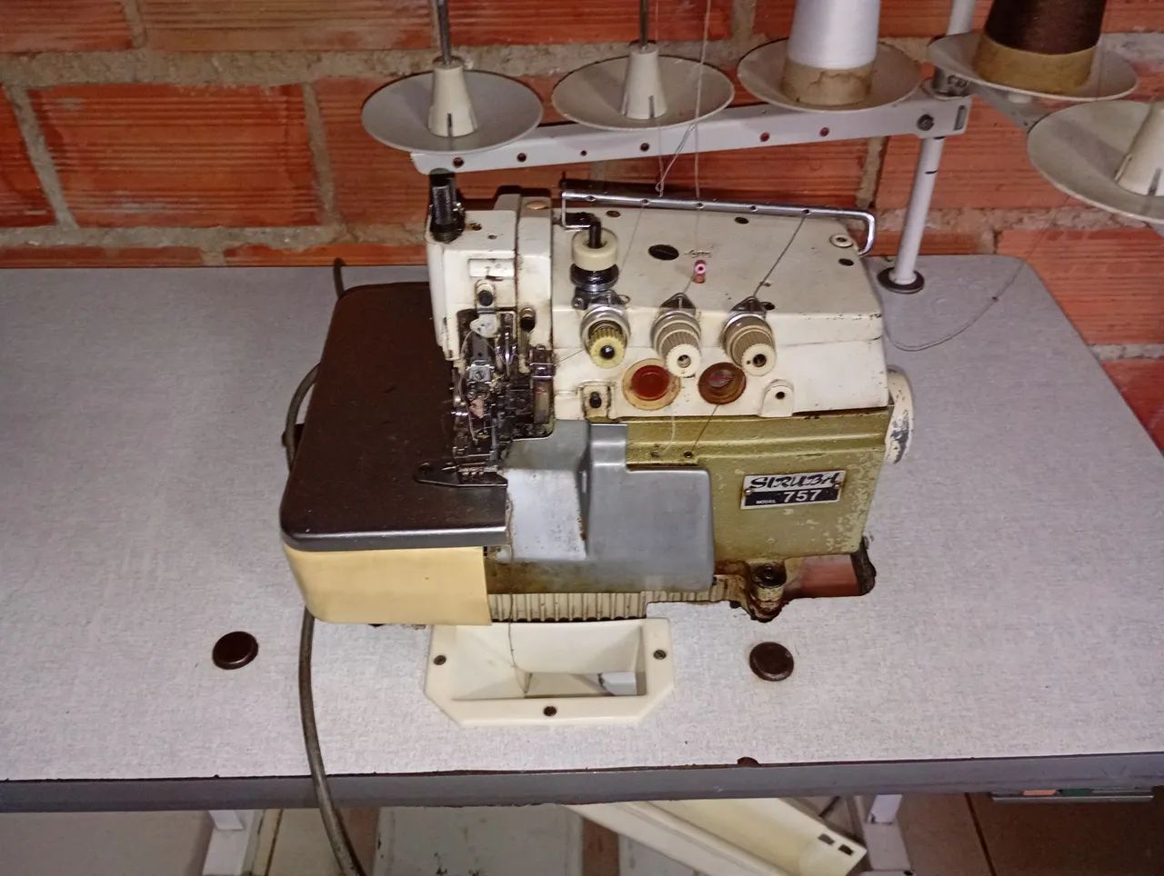 Máquina overloque  - Foto 4