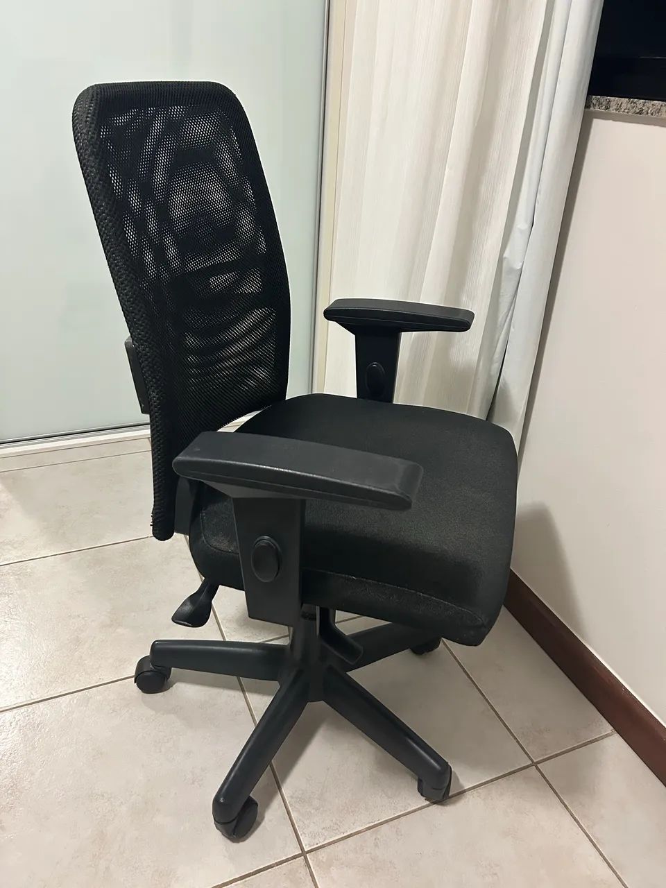 Vendo cadeira ergonômica 