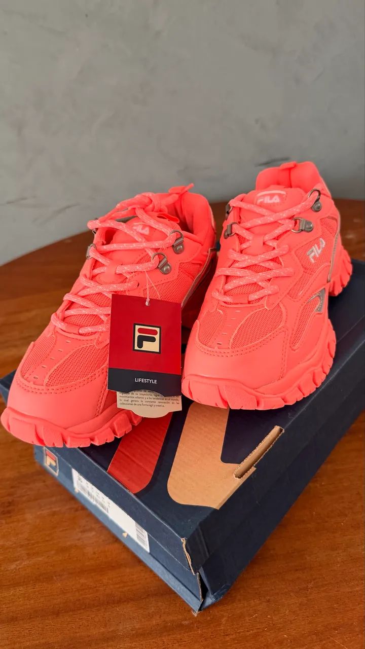 Fila Ray Tracer original - Salmão - Novo, nunca usado!! - Tam 35