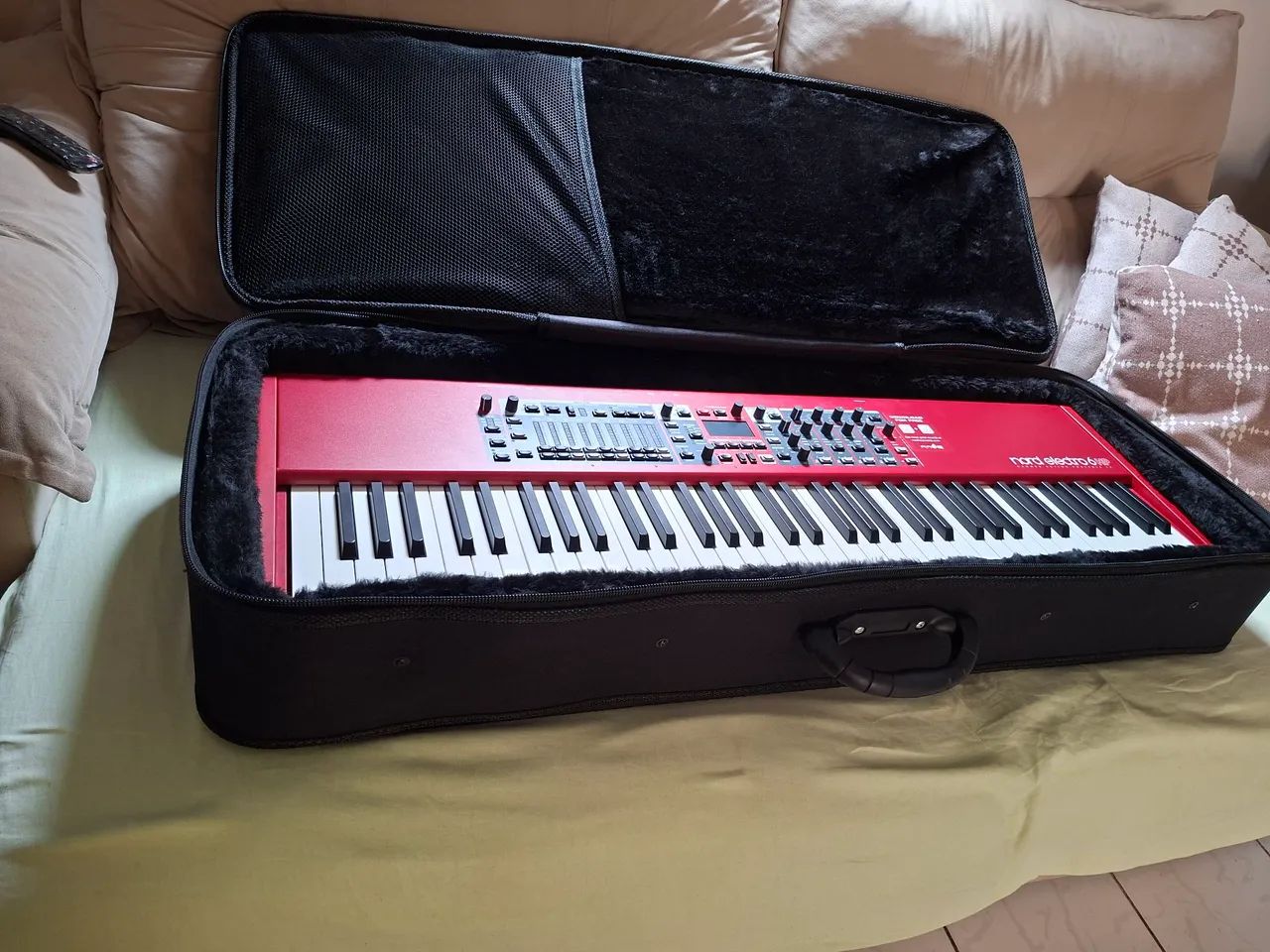 Case Solid Sound para teclados Nord 73 teclas - Foto 3