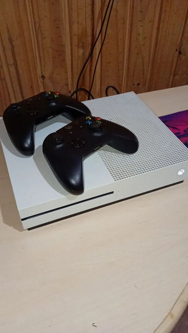 Vendo Xbox one s 2 controles - Foto 3