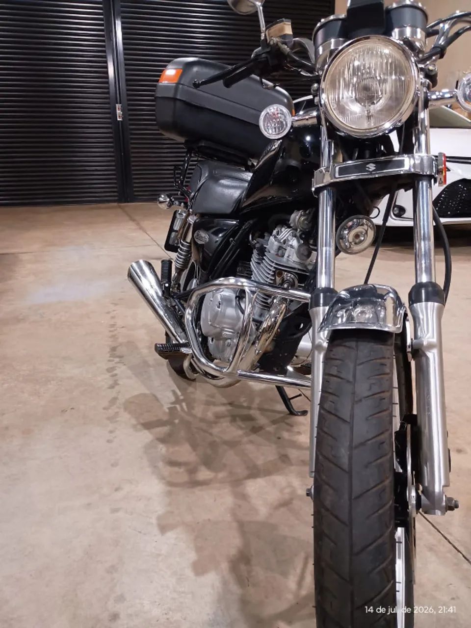 Suzuki Intruder 125 2009 com acessorios - Foto 2