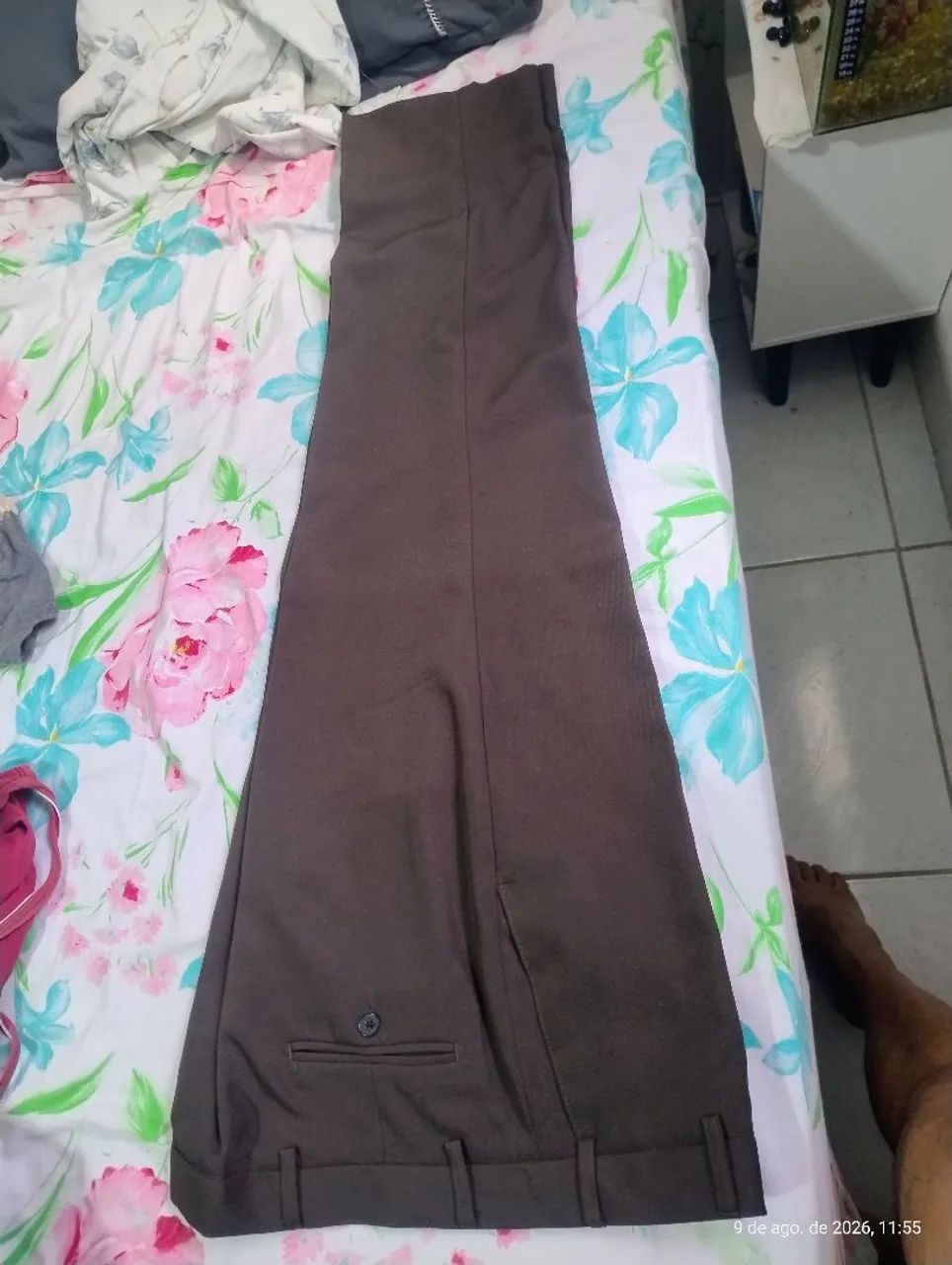 Terno Marrom, usado apenas uma vez.