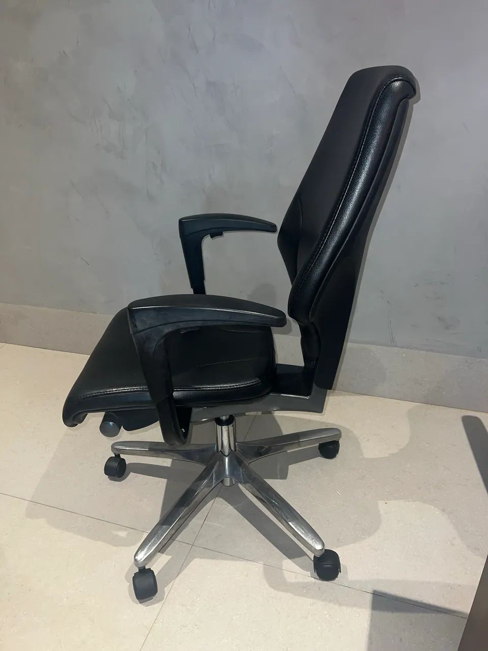 Cadeira presidente GIROFLEX excelente qualidade 