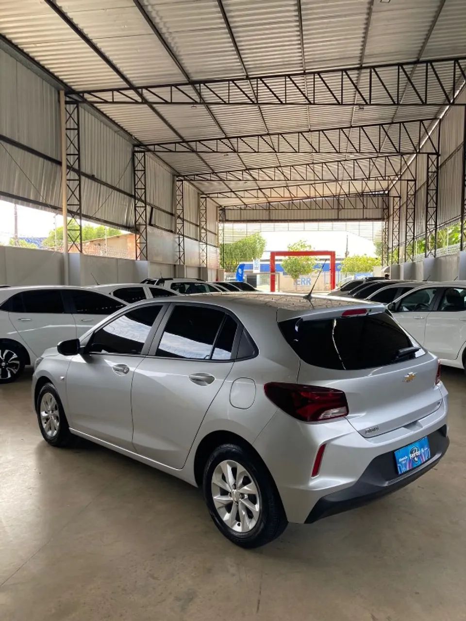 Chevrolet Onix Hatch LT 1.0 12V Flex Mec. 4P 2023 - Foto 4