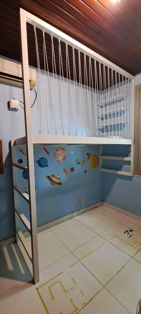 Estrutura em madeira para quarto infantil