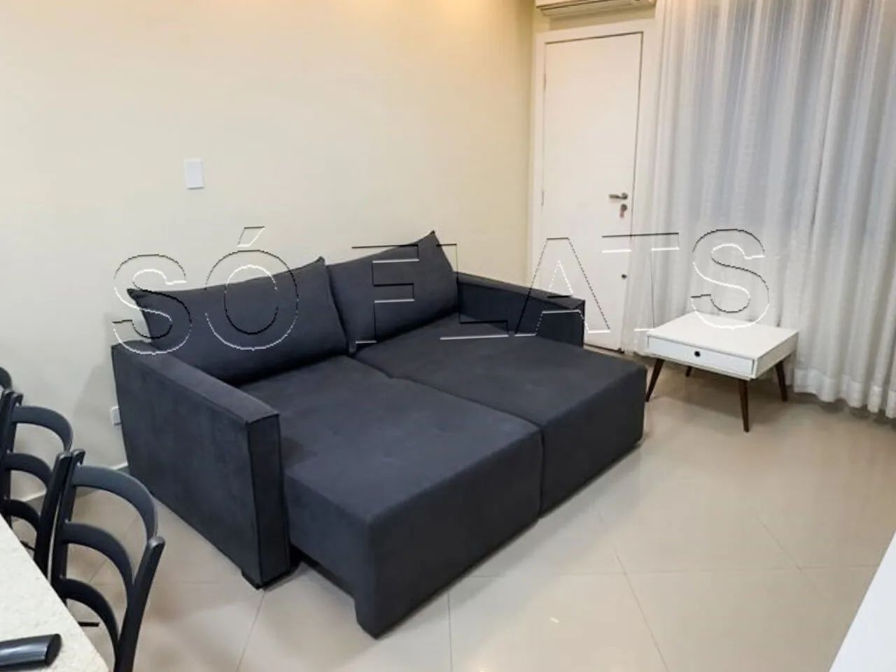 Apartamento mobiliado em Alphaville com varanda e vaga, Flat Le Bougainville - Foto 2