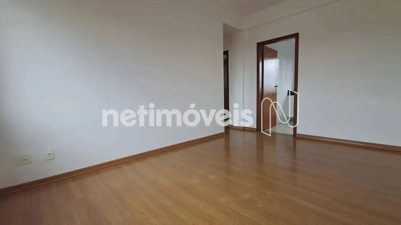 Apartamento Amplo de 133m²; com Elevador no Estrela do Oriente