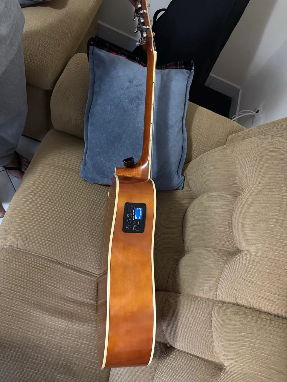 Violão elétrico muito conservado  - Foto 2