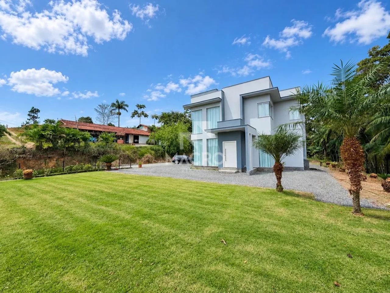 Casa | Centro (Massaranduba) | 3 quartos (1 suíte) | 250m²