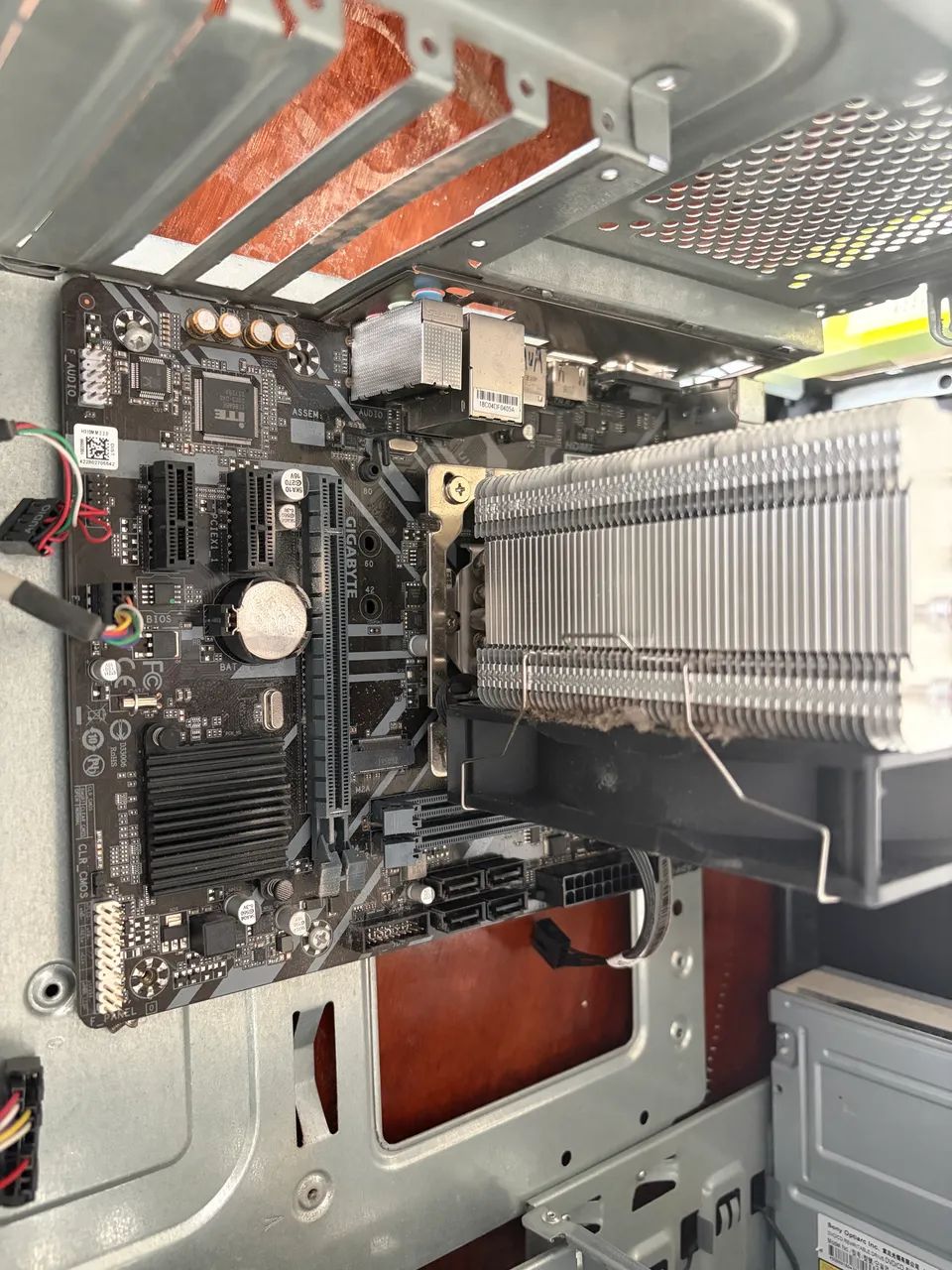 KIT I7 9700K + Gigabyte H310M + Cooler DeepCool AK400 - Foto 3