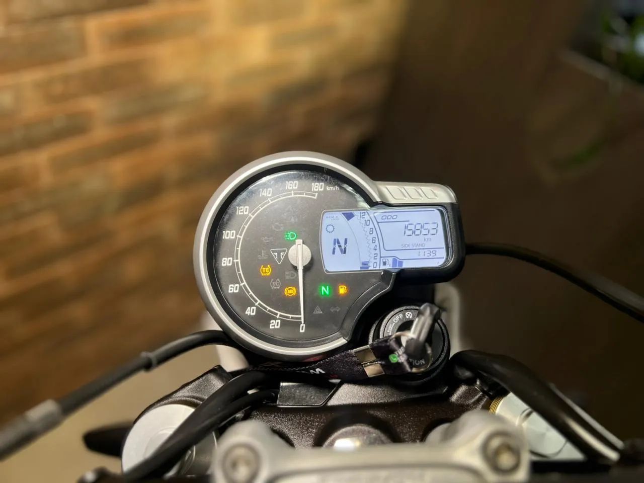 TRIUMPH SCRAMBLER 400X 2025 - Foto 4