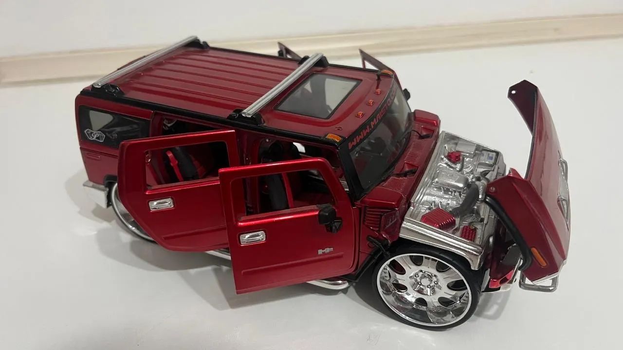 Miniatura Hummer H2 1:18 Maisto Vermelha - Hobbies e coleções Miniatura Hummer H2 1:18 Maisto Vermelha - Hobbies e coleções