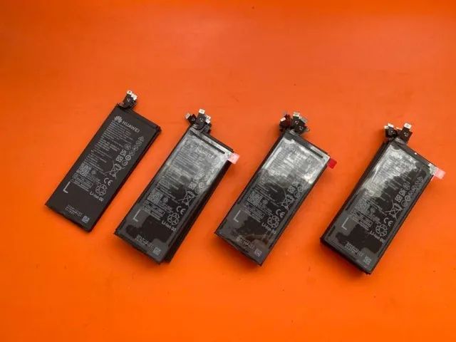 lote com 33 baterias originais Huawei Mate XT novas