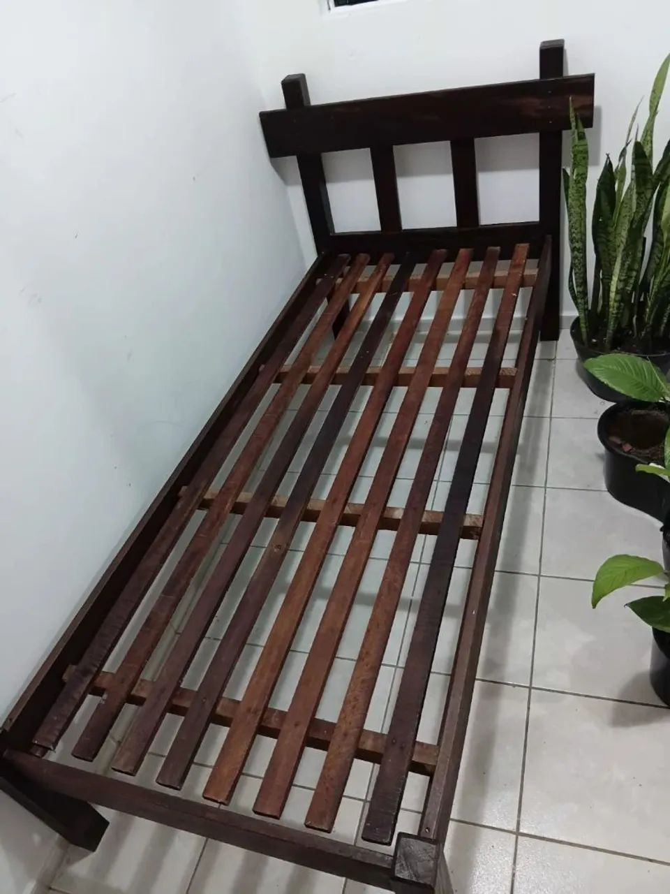 Cama de Solteiro de madeira maciça (sem colchão)  - Foto 2