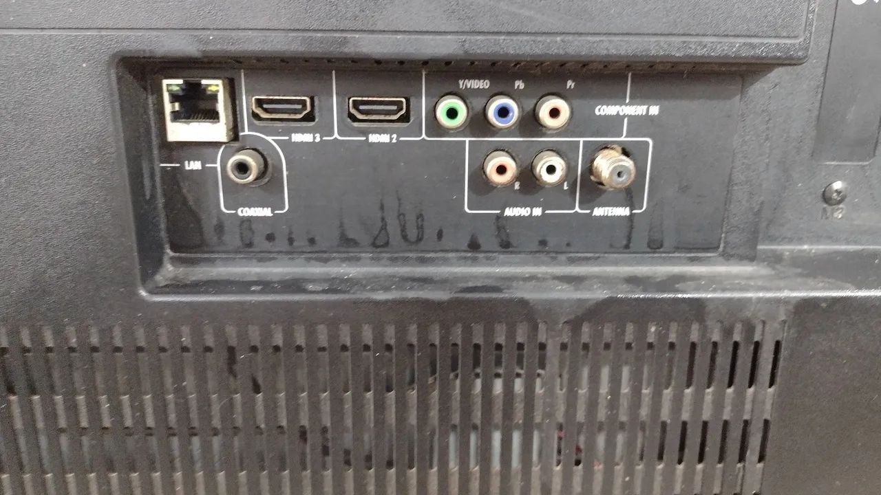 Tv Semp Toshiba 48 polegadas com entradas HDMI USB LAN Av e fone de ouvido e controle remo - Foto 4
