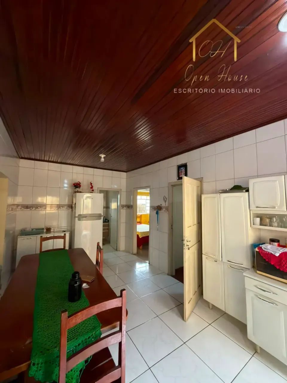 Vendo Ampla Casa - Próximo a Av. Fernando Correa - Foto 2