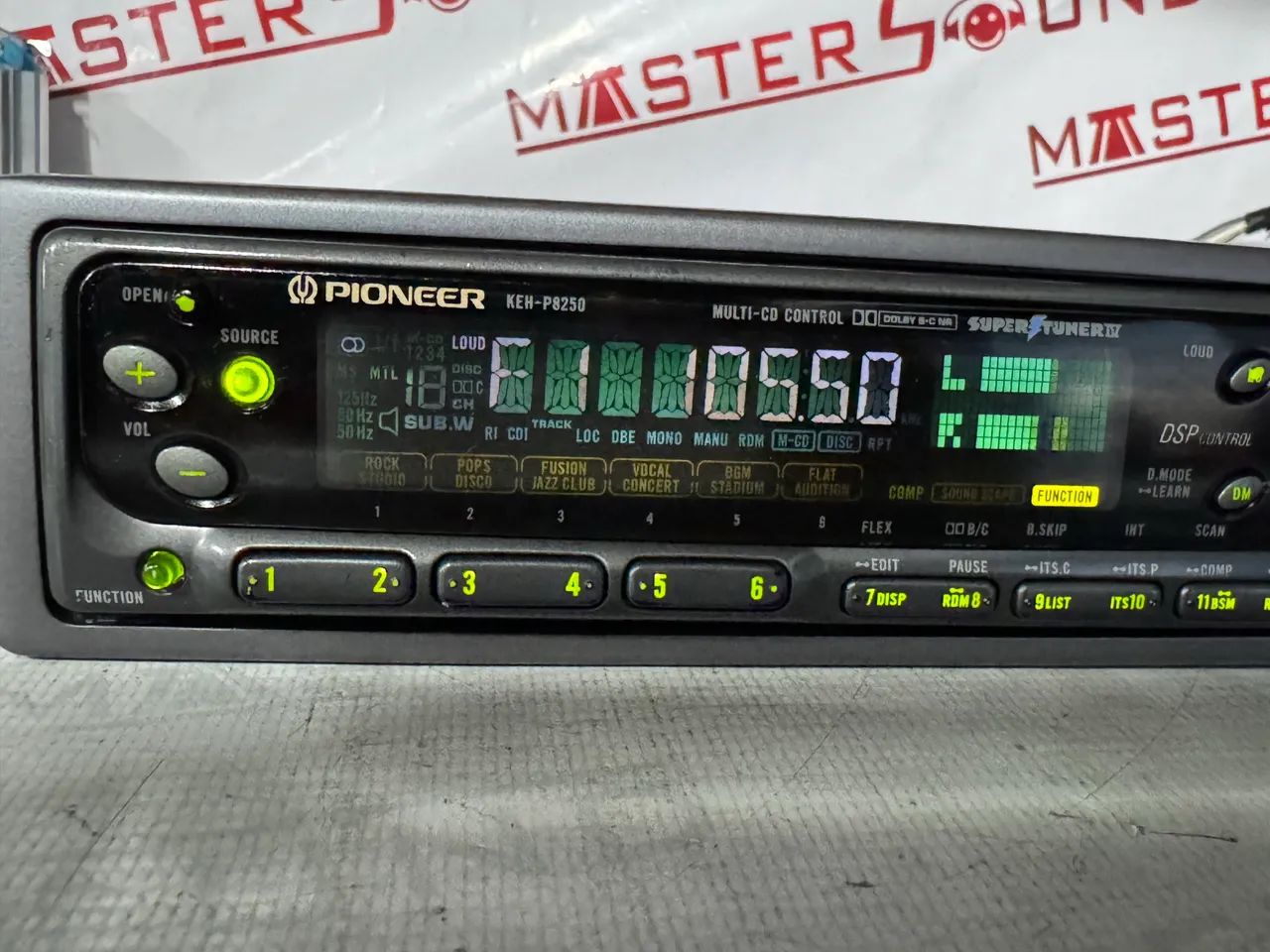 Toca fita rádio com Bluetooth pioneer keh-p8250 na promoção