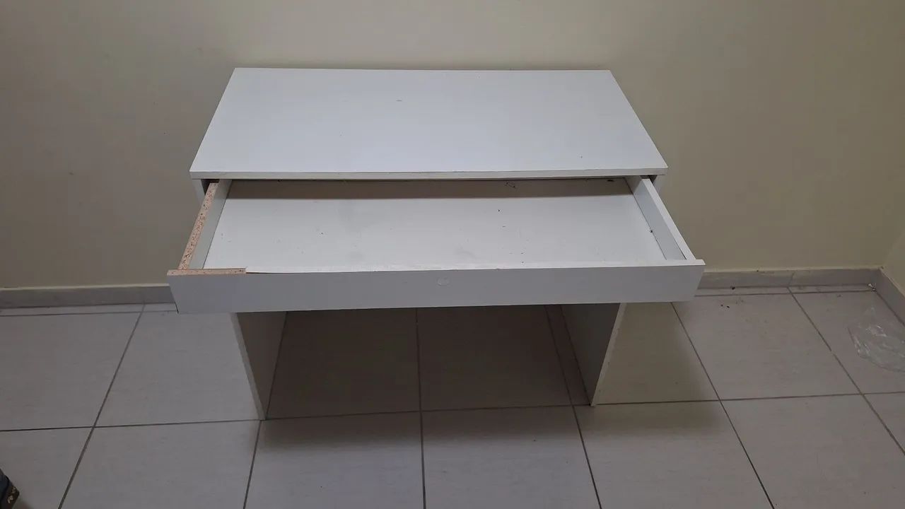 Mesa de estudos - Foto 4