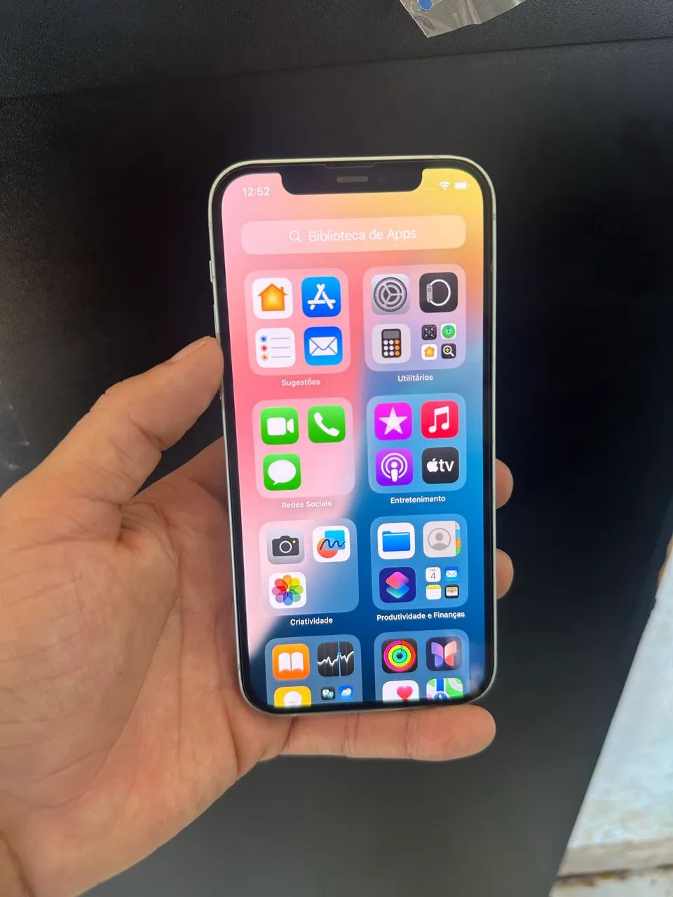 Vende-se iPhone 12. 128 gigas.