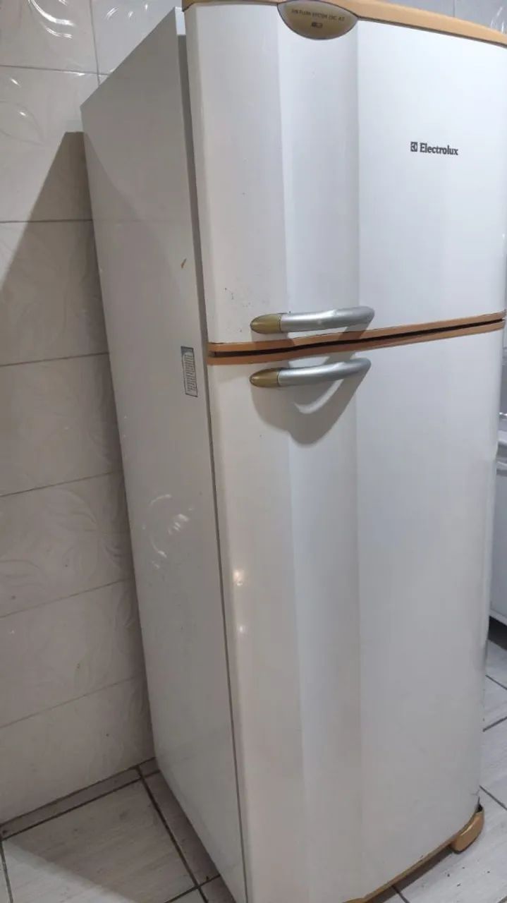 Geladeira Eletrolux Grande Sem Gás  - Foto 4