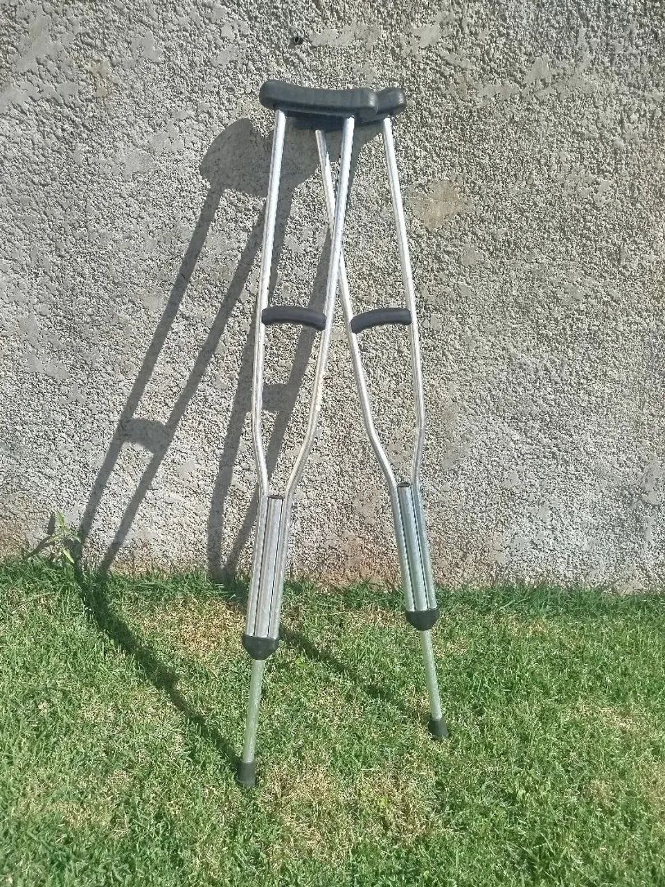 Muleta com 1 mês de uso  - Foto 2