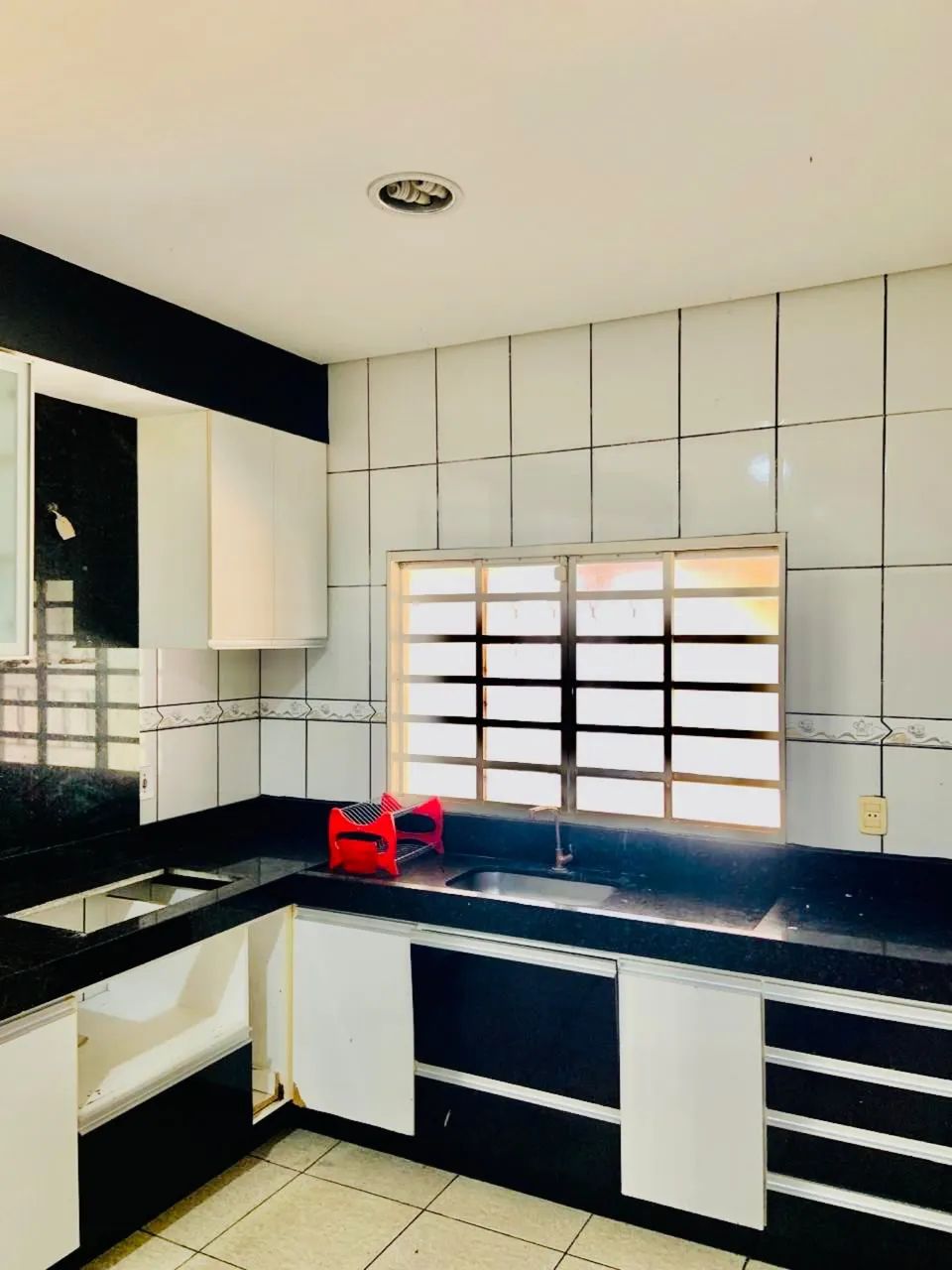 Vende-se casa sozinha no lote! - Foto 4