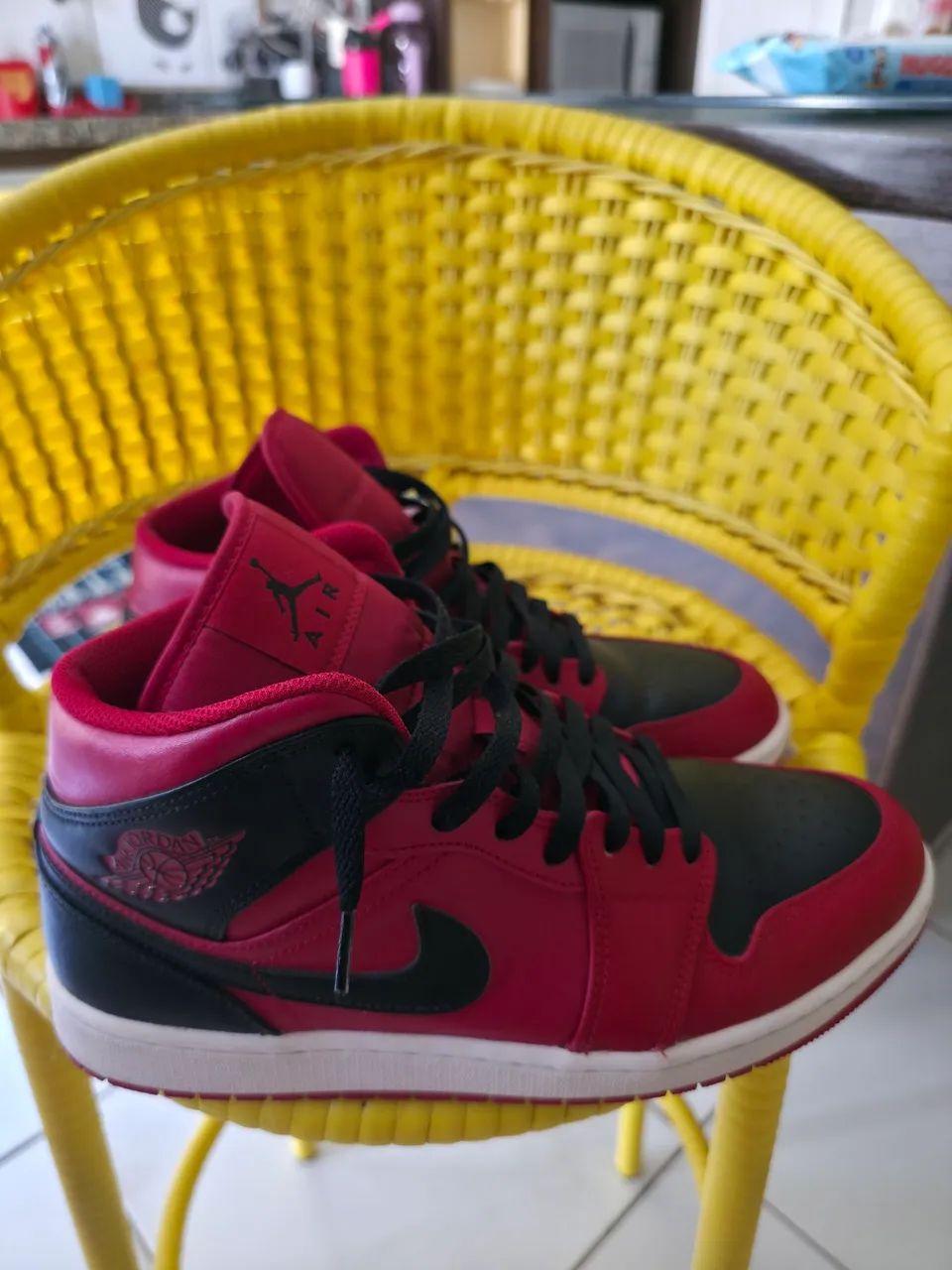 Tênis Nike Air Jordan 1 Mid - Foto 2