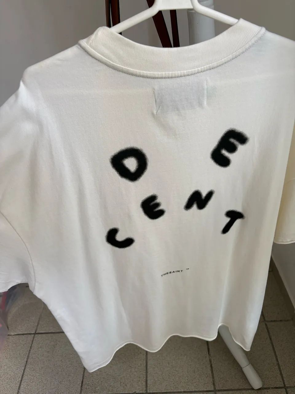 Camiseta Oversized lette - off white - The Saint - PP - Foto 2